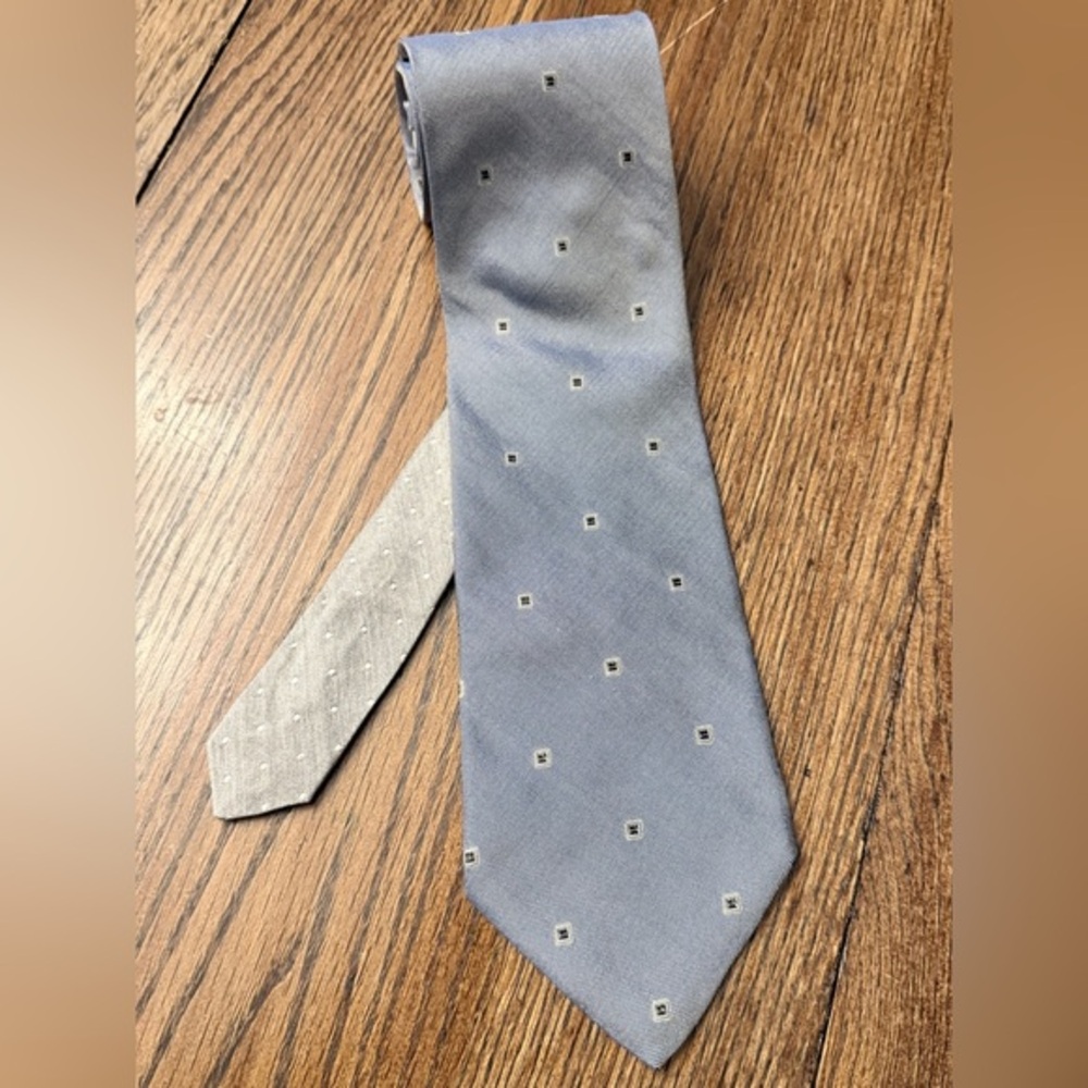 Tommy Hilfiger Blue Print Silk Tie - Fashionable and Chic! BD